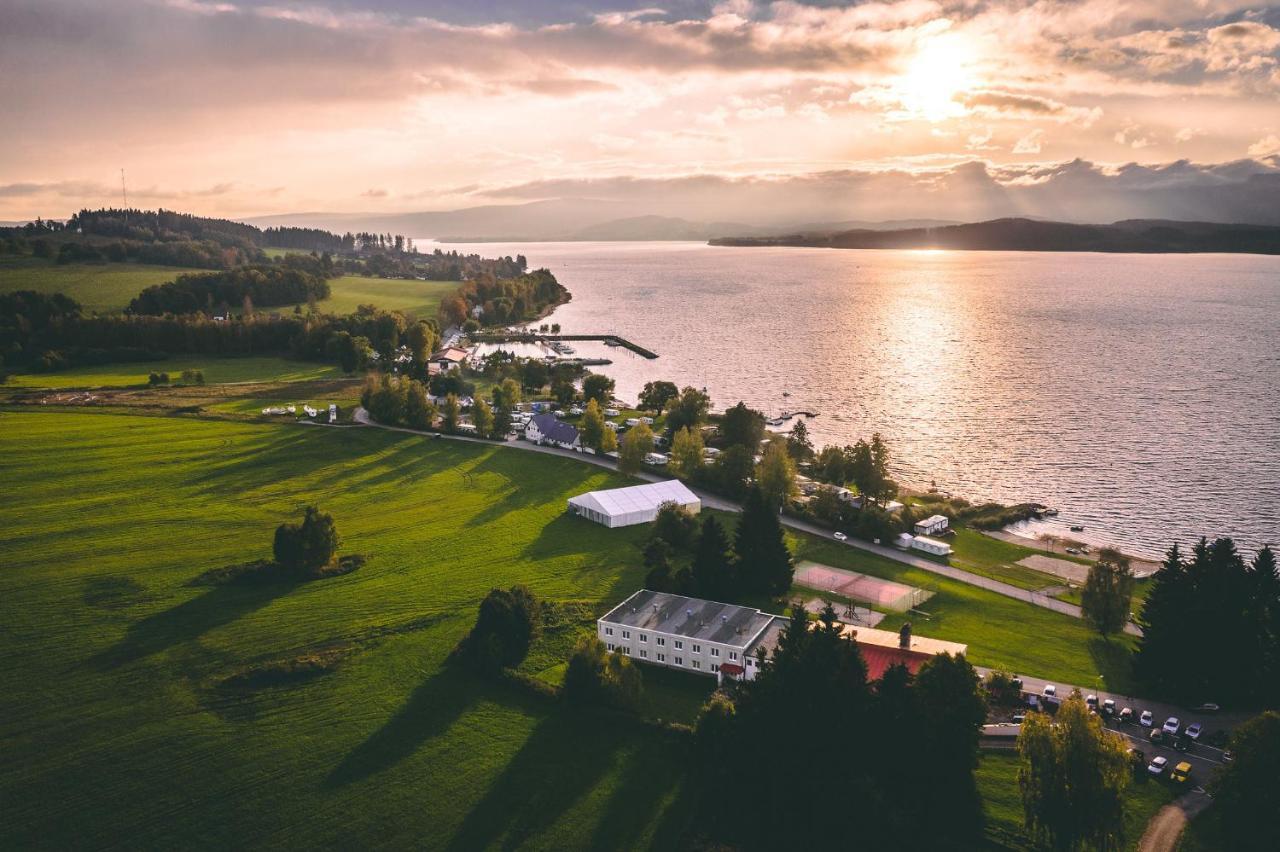 Hotel Racek Černá v Pošumaví Buitenkant foto
