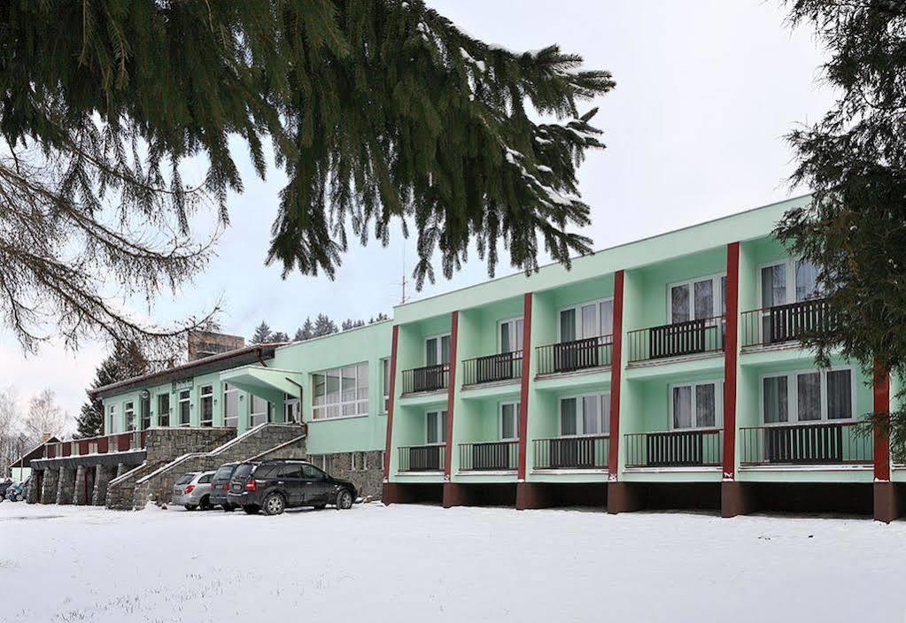 Hotel Racek Černá v Pošumaví Buitenkant foto