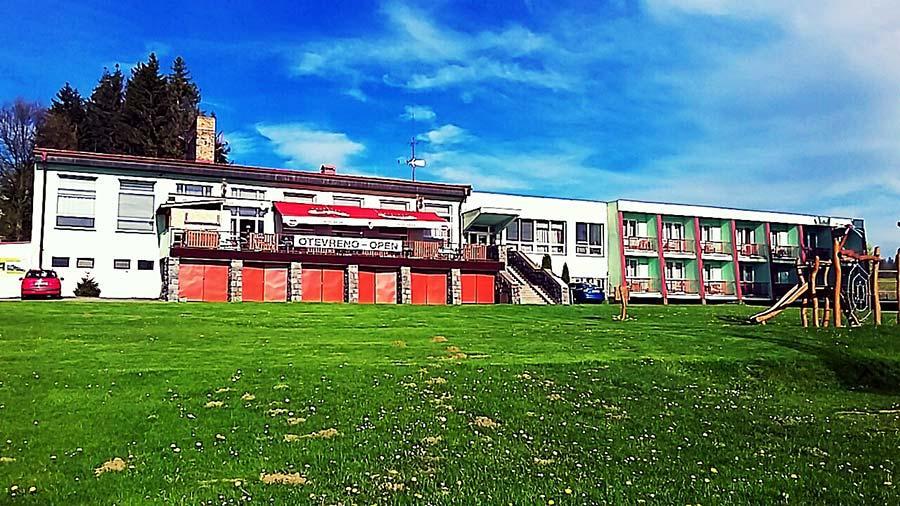 Hotel Racek Černá v Pošumaví Buitenkant foto