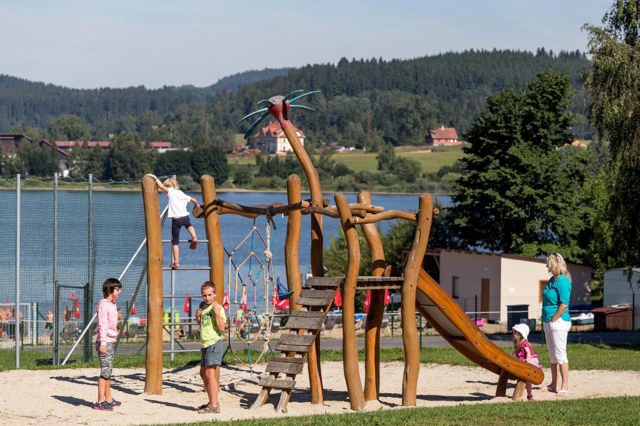 Hotel Racek Černá v Pošumaví Buitenkant foto