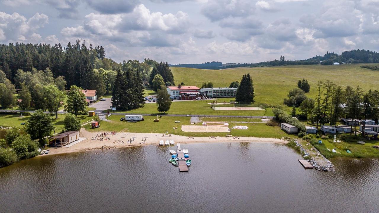 Hotel Racek Černá v Pošumaví Buitenkant foto